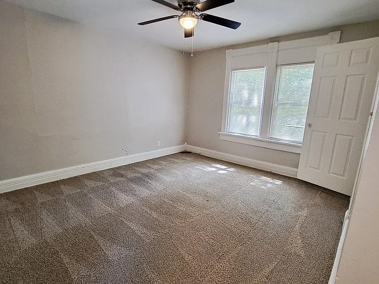 821 Herman Ave — Photo 5