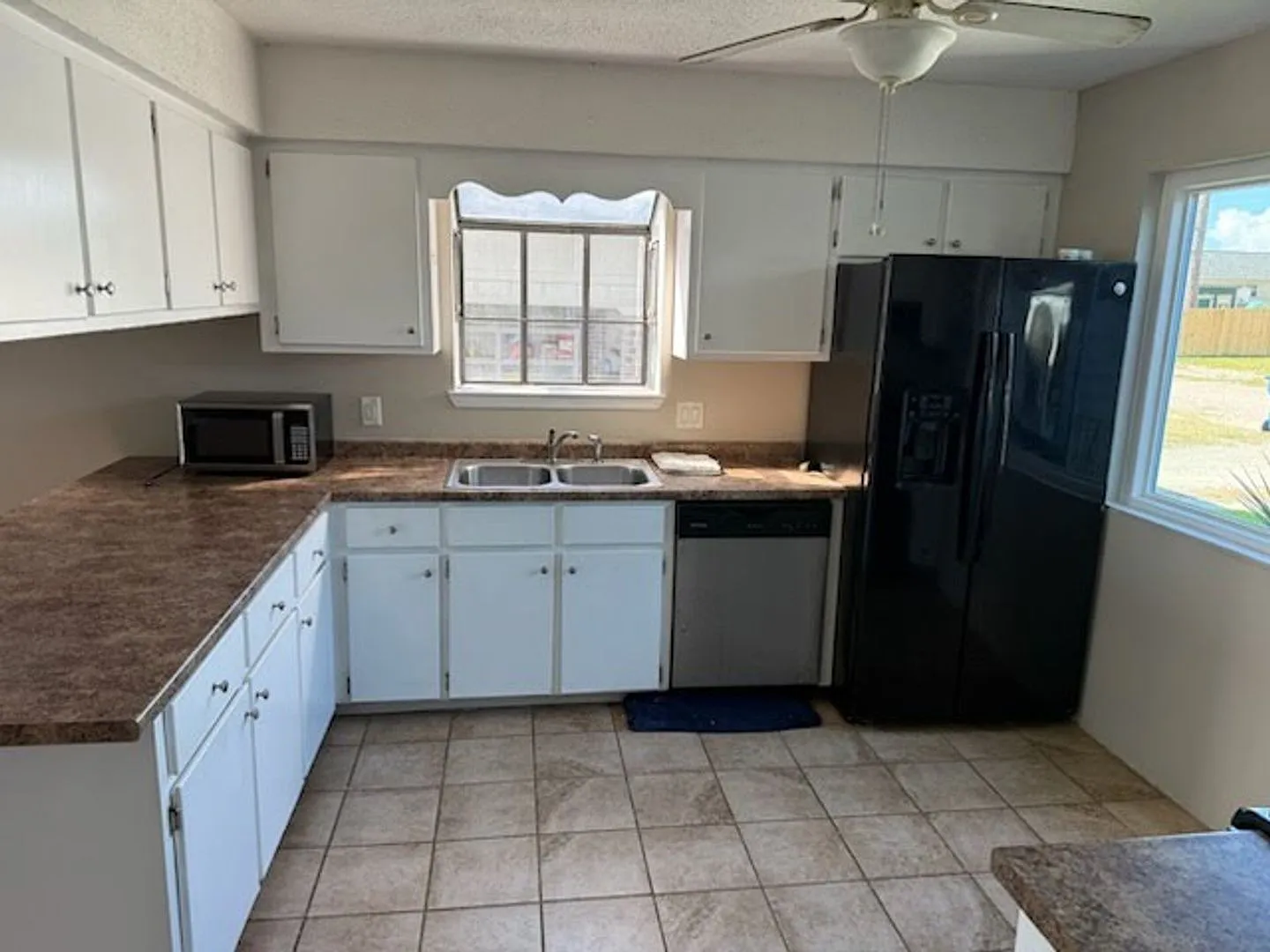 3 Bedroom Home with Garage Panama City, FL — Photo 4