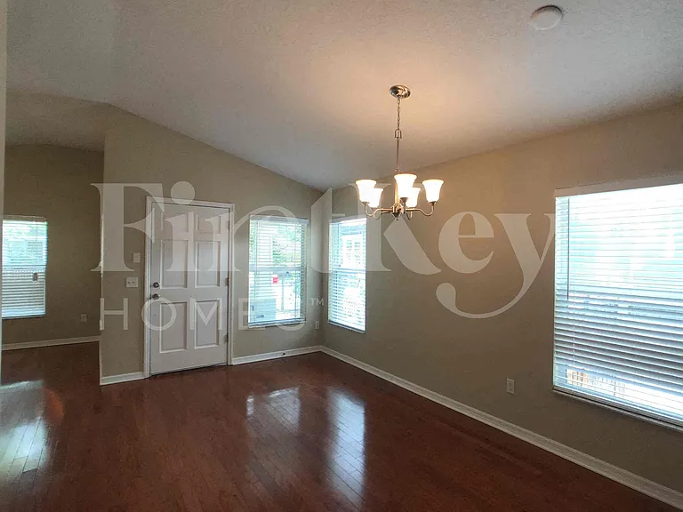 1736 W Pine St — Photo 9