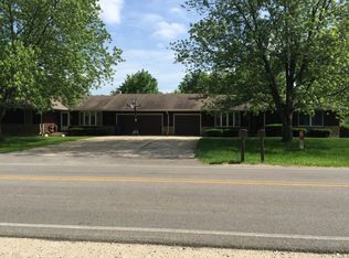 821-823 Konen Ave, Aurora, IL 60505