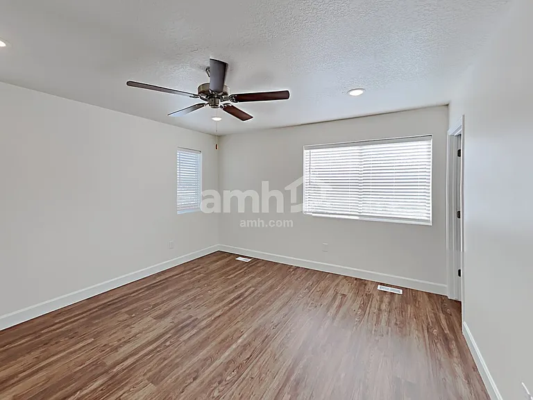 1399 E Perelle Ln — Photo 11