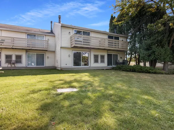 5000 S Townhouse Dr #E7, Cedar, MI 49621