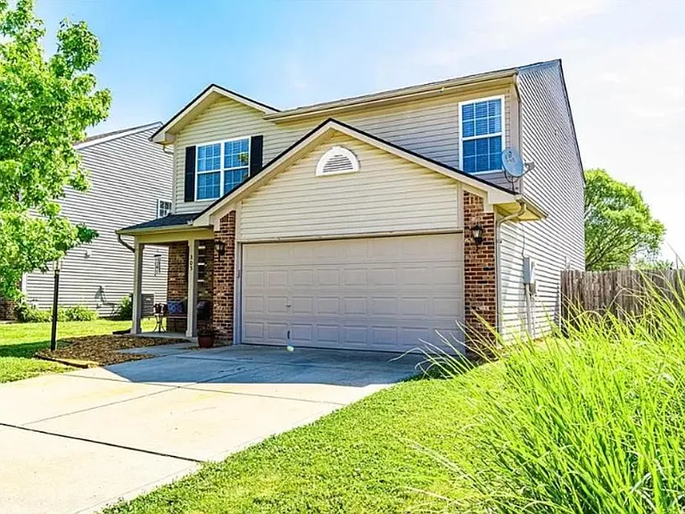 305 Bent Stream Ln — Photo 2