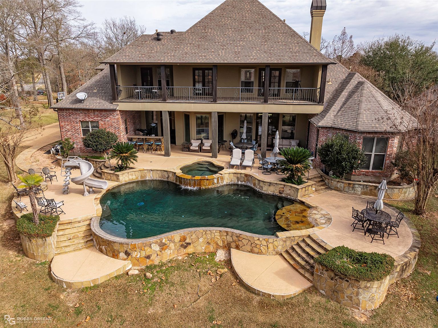 38 Golf Club Dr