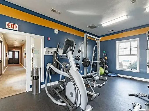 Elevate on Main — Photo 4