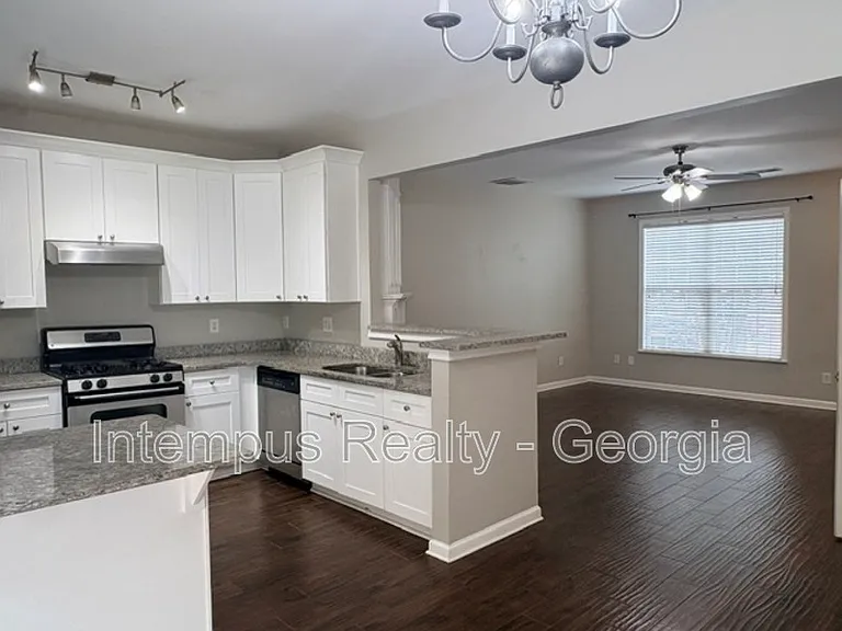 904 Prestwyck Ct — Photo 5