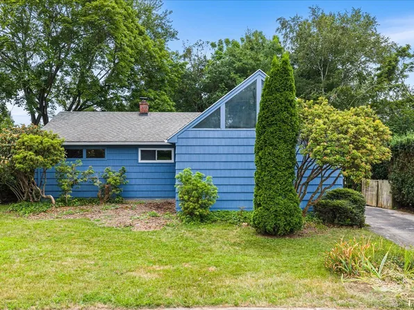 40 Glenwood Place, New London, CT 06320