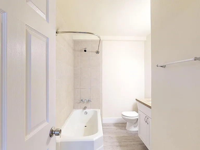 1641 10th Ave E #B — Photo 14
