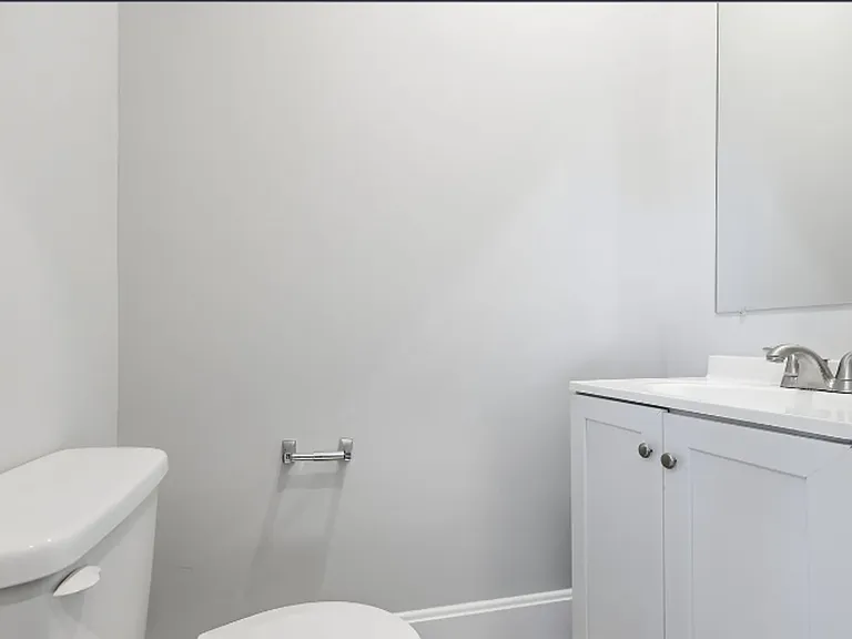 931 N Oakland Ave — Photo 19