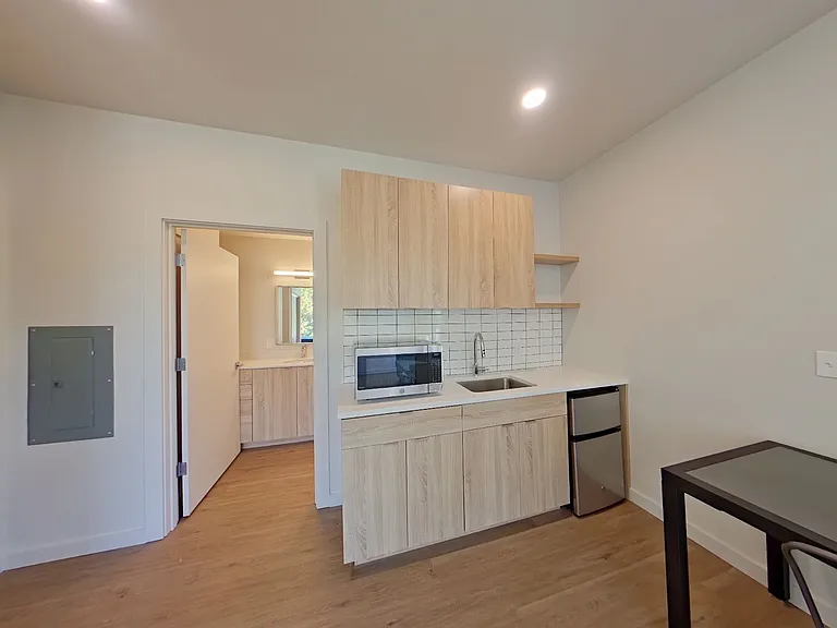11th and Ferry Lofts — Photo 25