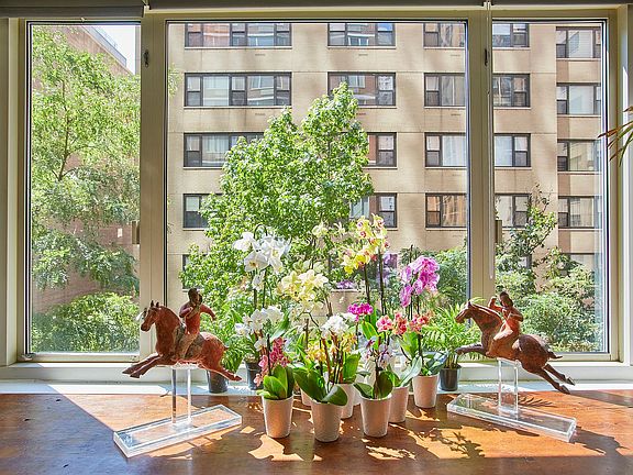 3rd image of 130 W 67th St APT 5J