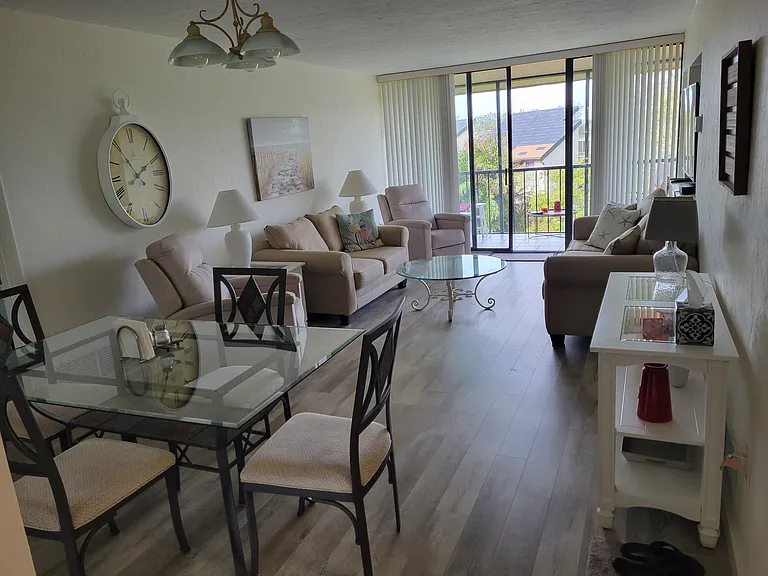 Bird Bay Dr S — Photo 1