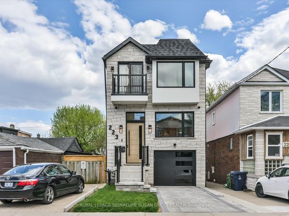 223 Queensdale Ave, Toronto, ON M4C 2B1