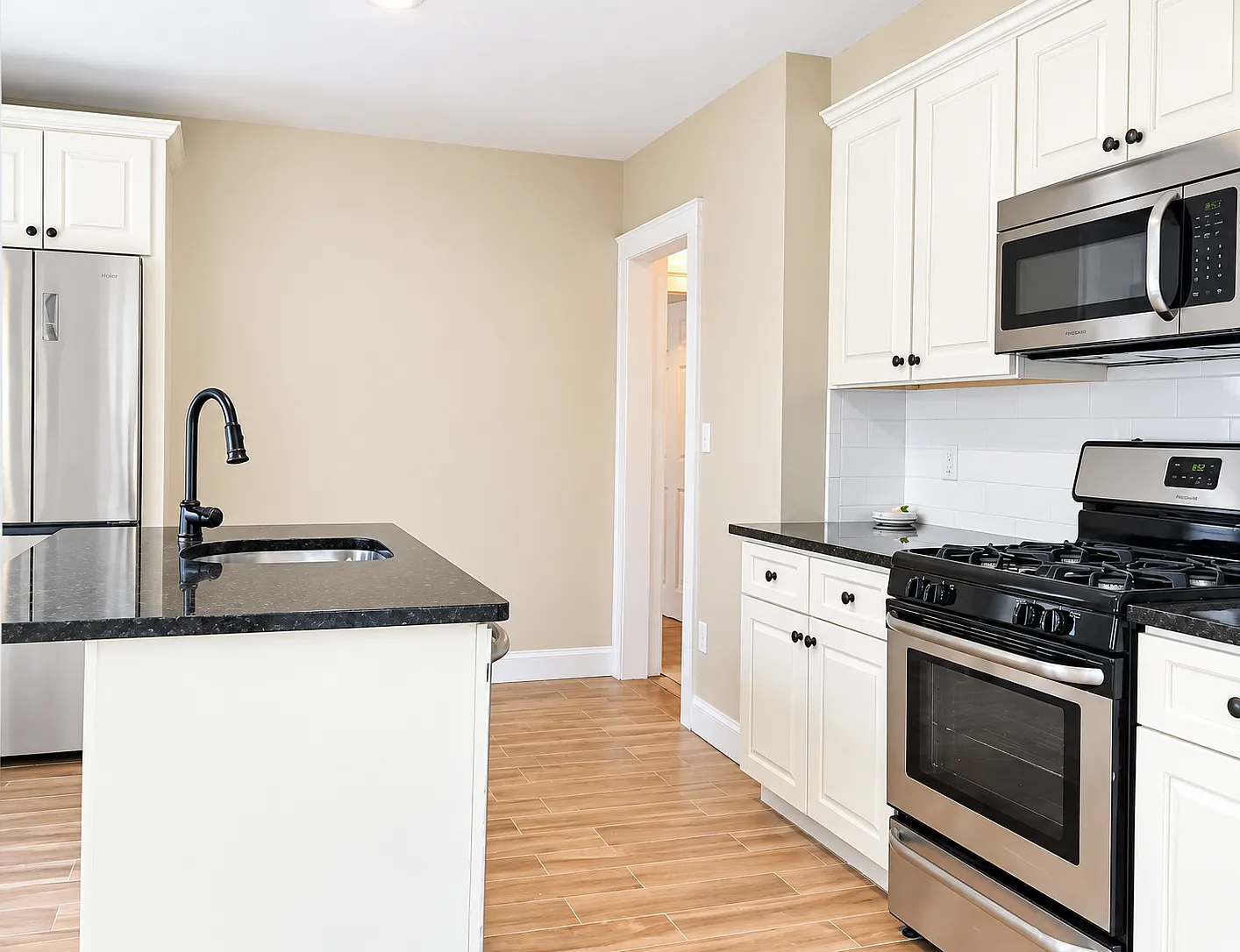 2 bed, 1425 sqft, $2,850 — Photo 3