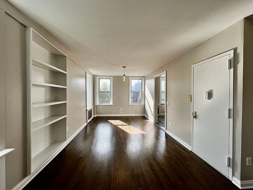 1st image of 48-20 Vernon Blvd #4