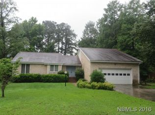 725 Plantation Dr, New Bern, NC 28562