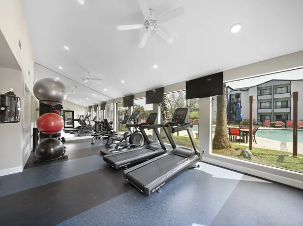 6Ten at Med Center Apartments