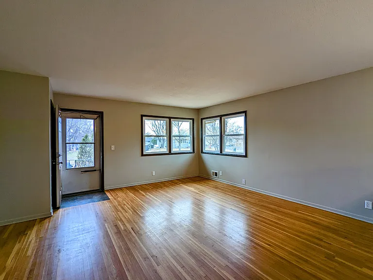 5115-5117 Washington St NE — Photo 3