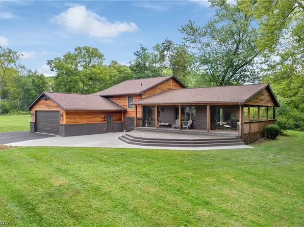 2037 Lakewood Rd SW, Sherrodsville, OH 44675