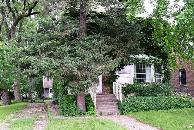 1st image of 310 Dewey Ave #10