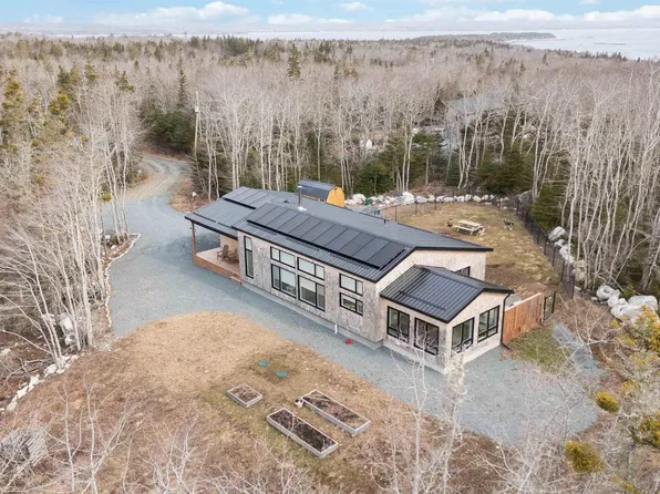 87 Golden Horizon Dr, Queens, NS B0T 1T0