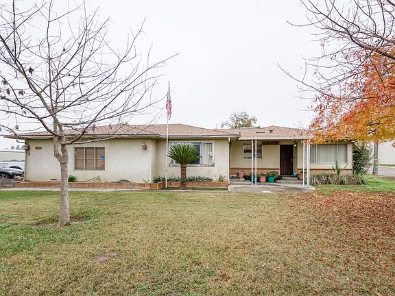 2nd image of 1055 E Dinuba Ave