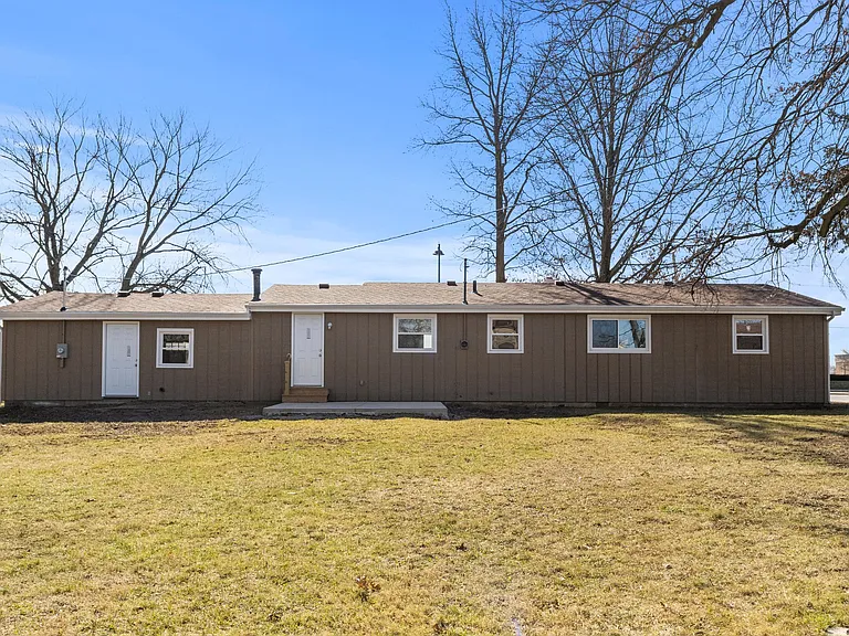 1514 W Dupont Rd — Photo 42