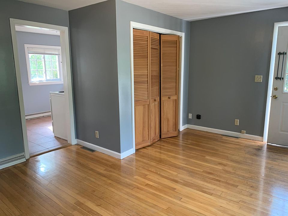 2nd image of 33 Hartwell Ave