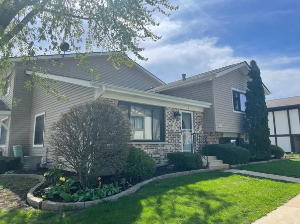 29W547 Winchester Cir S Unit 1, Warrenville, IL 60555