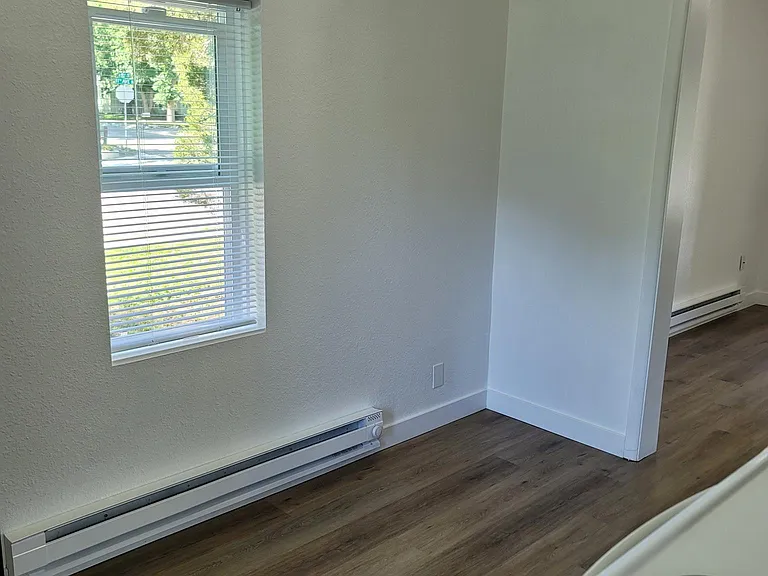 1048 N 23rd St #3 — Photo 16