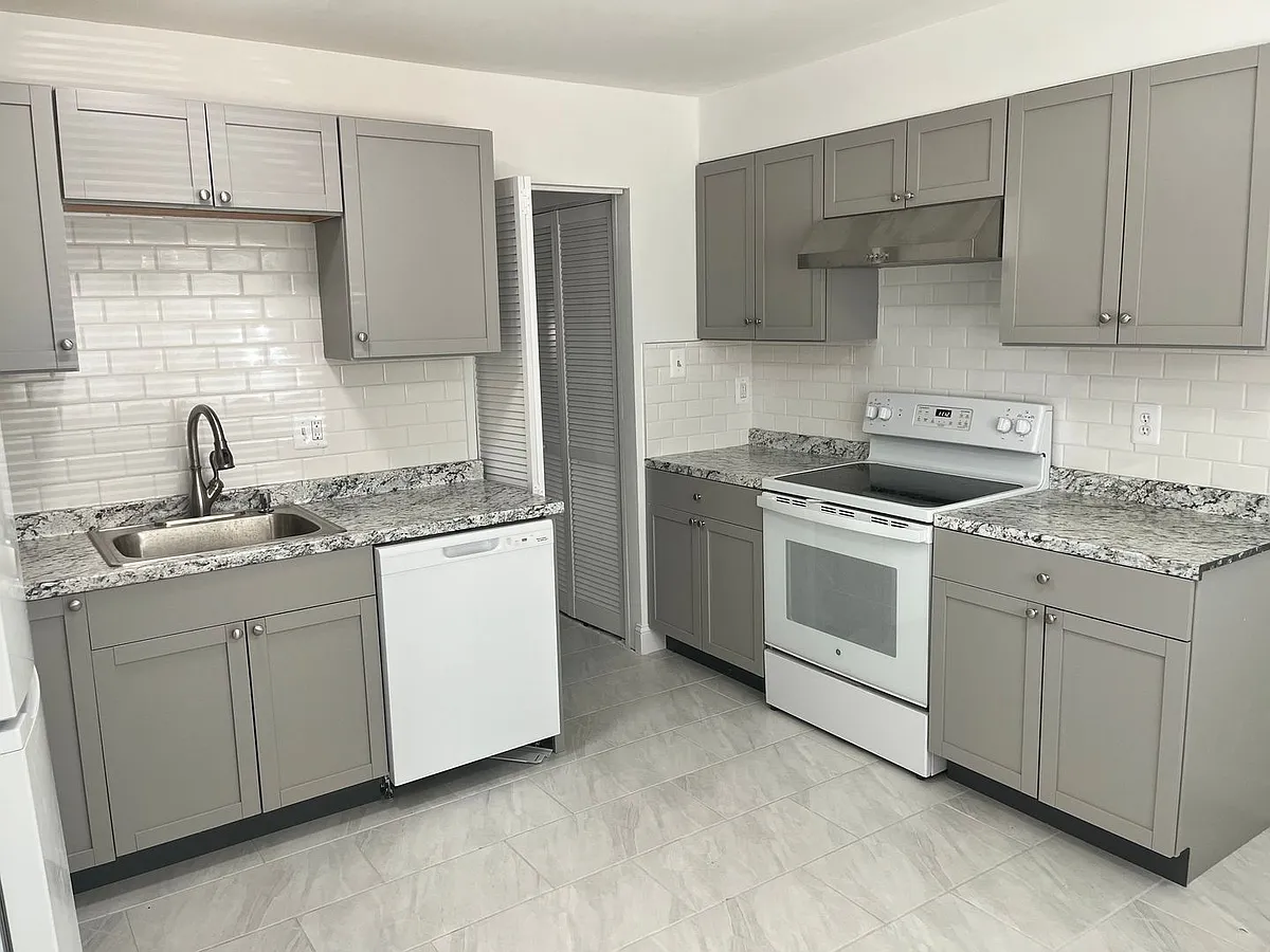 Building Photo - 1308 Wexford Ct