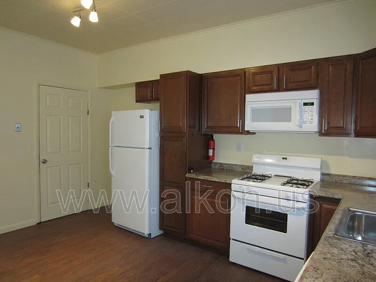 4315 Bristol St — Photo 5
