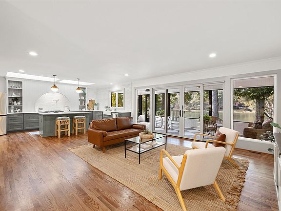 5th image of 132 Shannon Lake Cir