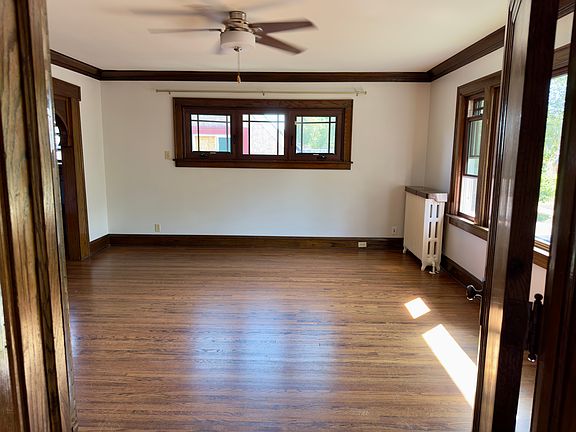 3rd image of 3825 22nd Ave S