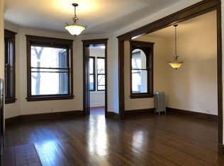 447 W Surf St #1, Chicago, IL 60657