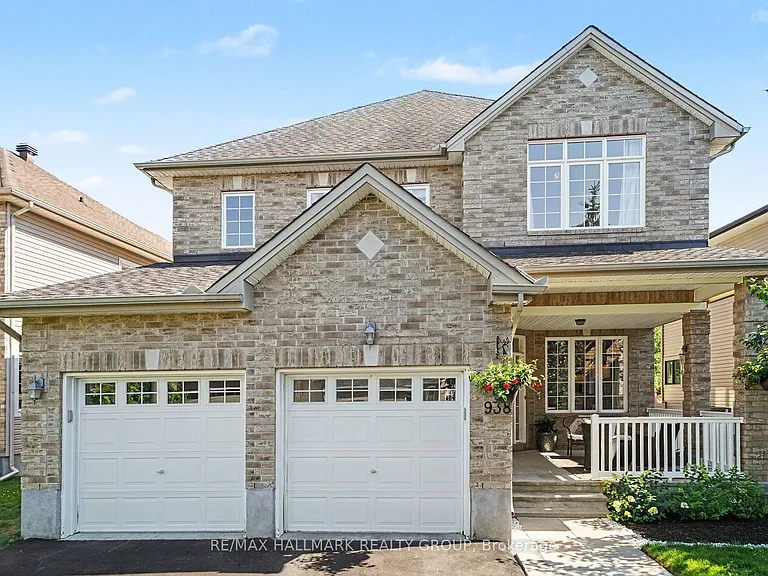 938 Wildcarrot Cres — Photo 2