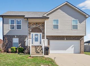 1049 Charles Thomas Dr, Clarksville, TN 37042