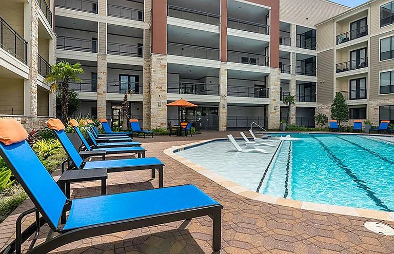 The Residences at Pearland Town Center Apartments — Photo 47