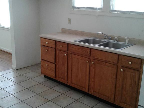 4th image of 1100 Jefferson Ave