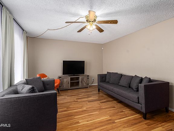 3rd image of 3216 W Echo Ln