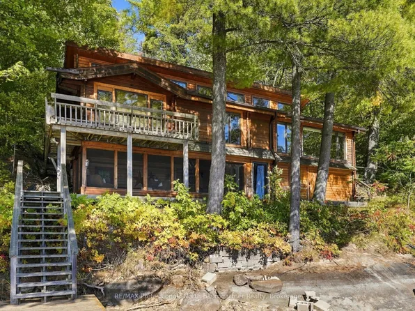 1014 Mackmore Trl, Algonquin Highlands, ON K0M 1J2