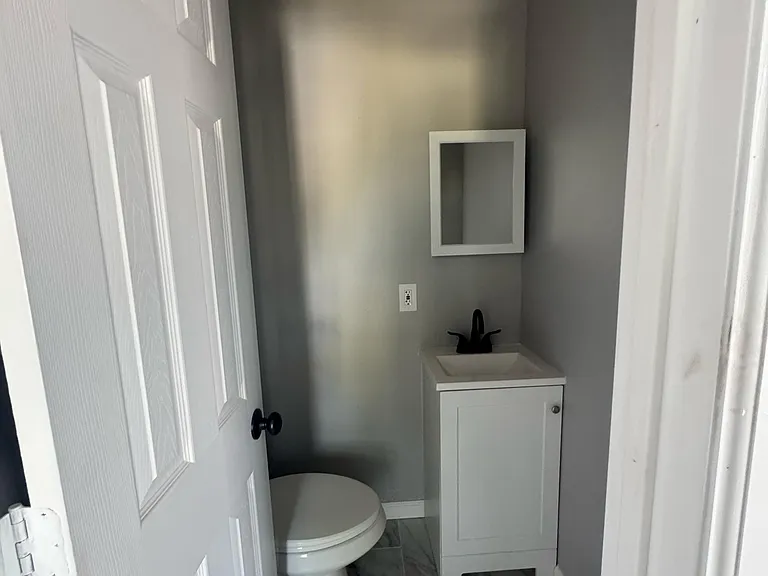 125-127 Redwood Ave #2A — Photo 6