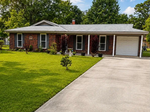 717 Bradwell St, Hinesville, GA 31313
