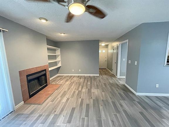 3rd image of 3154 Valley Oaks Dr #3154