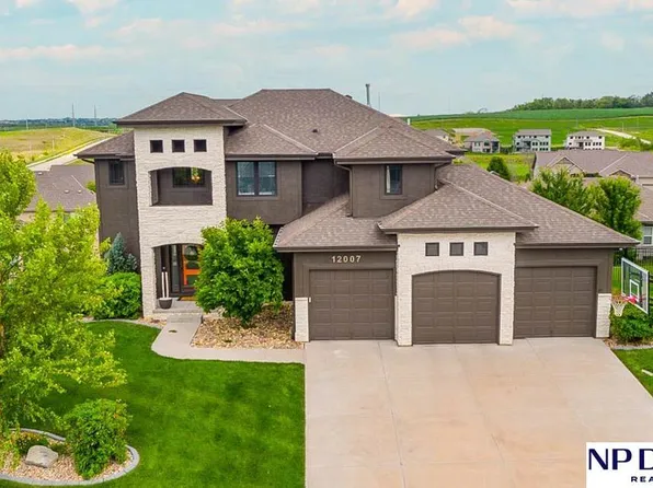 12007 Longshore Ave, Papillion, NE 68046