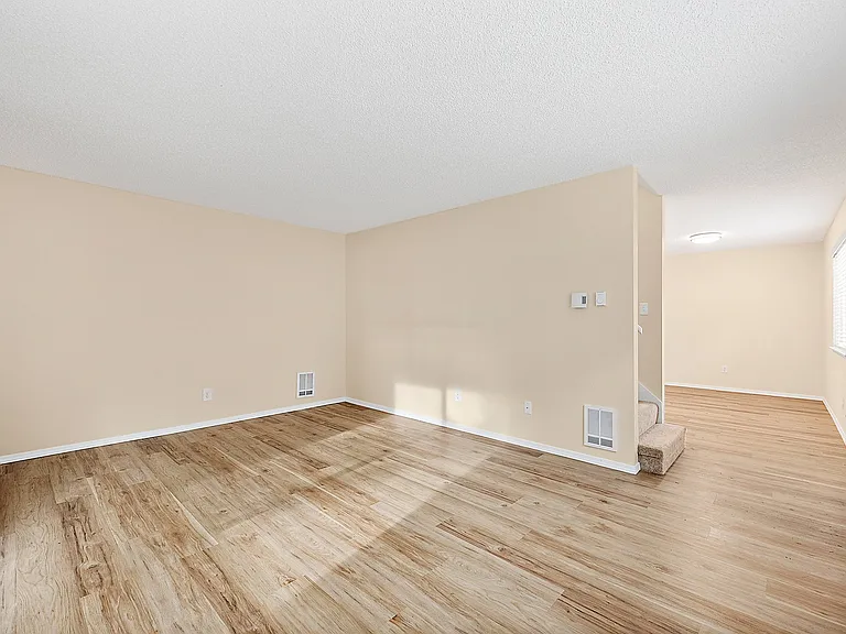 6012 N 15th St #D106 — Photo 7
