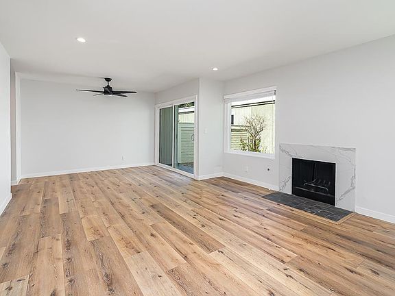 5th image of 22127 Burbank Blvd Unit 3