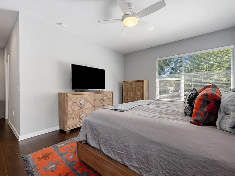 301 W Stassney Ln #12 — Photo 18