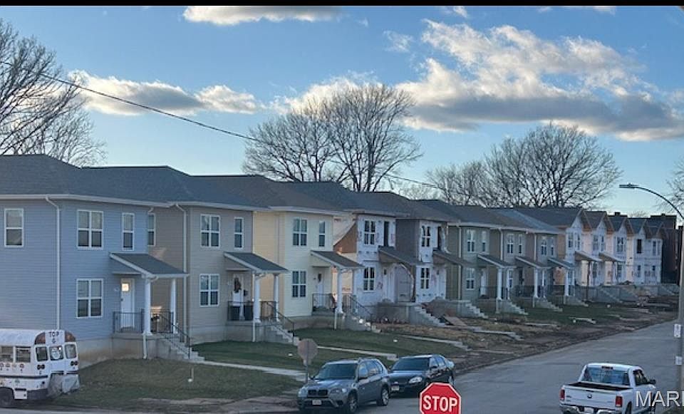 2nd image of 3722 Hebert St