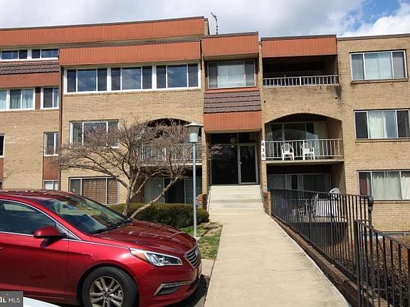 2nd image of 436 Girard St APT 103